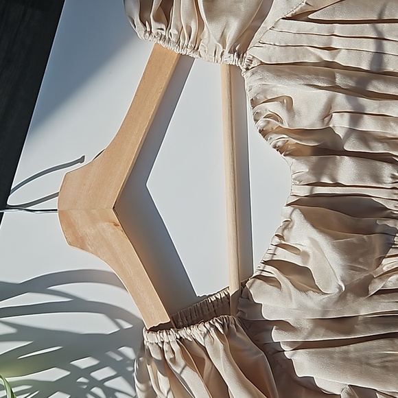 Abercrombie & Fitch Gold Satin Blouse long sleeve rouched sleeves - Picture 6 of 12